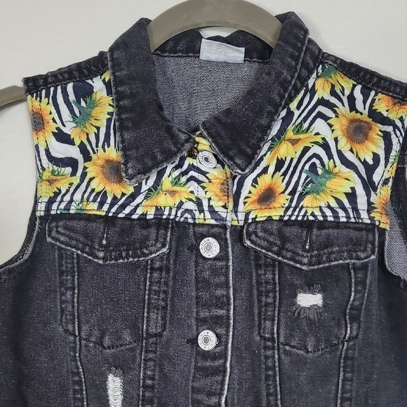 Sunflower Embroidered Black Denim Vest Size 10/12 XL Kids Girls Distressed Y2K - Picture 3 of 12